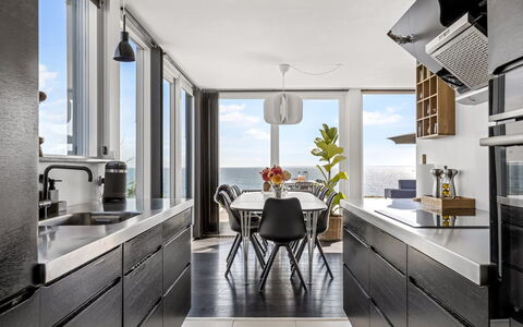 Lin - 80M from the Sea: Cuisine, Meubles, Comptoir, Design Intérieur, Appareil De Cuisine, Plafond, Sol, Cabinetry, Chaise, Éclairage