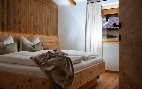 Kaiserchalet: Bois, Chambre, Dur, Literie, Planche, Tache De Bois, Lit, Drap De Lit, Linge, Cadre De Lit