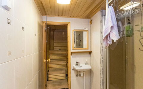 Hakojärventie 3B: Sol, Sol, Bois, Design Intérieur, Luminaire Plomberie, Pièce, Plomberie, Plafond, Salle De Bains, Robinet