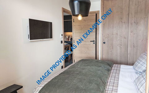 Le Caprice Blanc: Meubles, Lit, Design Intérieur, Chambre, Sol, Sol, Bois, Literie, Pièce, Plafond