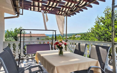 Marija: Meubles, Table, Chaise, Mobilier De Jardin, Tableau De Plein Air, Balcon, Ombre, Porche, Patio, Plante D'Appartement