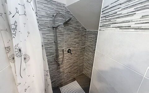 Habitat: Sol, Sol, Tuile, Luminaire Plomberie, Salle De Bains, Plomberie, Marbre