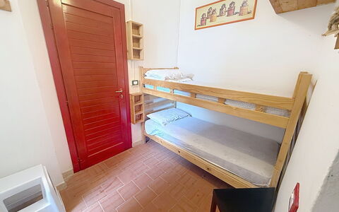 Habitat: Bois, Sol, Sol, Lit Superposé, Pièce, Meubles, Design Intérieur, Lit, Chambre, Dortoir