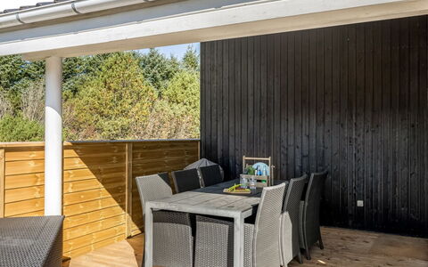 Isbiorn - 800M from the Sea: Bois, Porche, Composite, Ombre, Dur, Plate-Forme, Planche, Tache De Bois, Mobilier De Jardin, Plafond