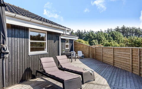 Isbiorn - 800M from the Sea: Bois, Dur, Planche, Domicile, Plate-Forme, Siding, Parquet, Tache De Bois, Porche, Chalet