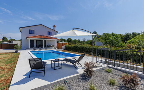 Eroa: Piscine, Domicile, Composite, Biens, Mobilier De Jardin, Loisir, Chaise, Recours, Villa, Ombre