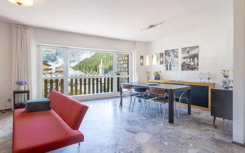 La Fiorera: Meubles, Bois, Sol, Design Intérieur, Sol, Chaise, Table, Domicile, Mobilier De Jardin, Plafond