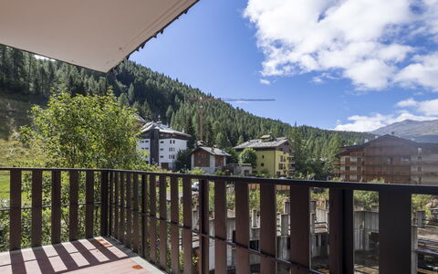La Fiorera: Balcon, Appartement, Condominium, Alpes, Clôture, Village De Montagne, Porche, Mélèze