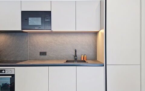 Alpenchalet Gundolf: Appareil De Cuisine, Cuisine, Comptoir, Bois, Cabinetry, Principaux Appliance, Design Intérieur, Électroménager, Sol, Meubles