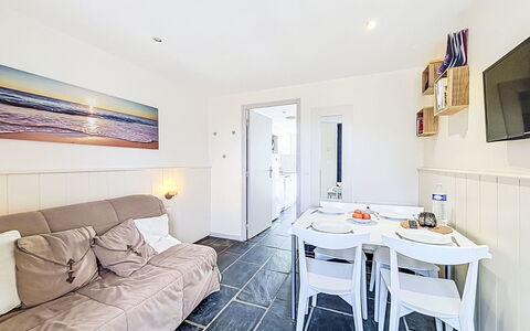Sud Océan: Meubles, Design Intérieur, Chaise, Sol, Table, Recours, Sol, Plafond, Pièce, Eco Hôtel