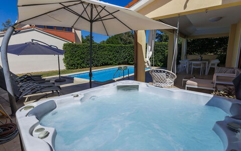 Matis: Meubles, Design Intérieur, Chaise, Sol, Table, Recours, Sol, Plafond, Pièce, Eco Hôtel