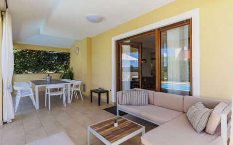 Matis: Meubles, Design Intérieur, Chaise, Sol, Table, Recours, Sol, Plafond, Pièce, Eco Hôtel