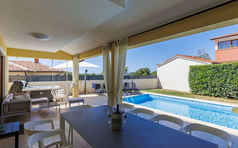 Matis: Meubles, Design Intérieur, Chaise, Sol, Table, Recours, Sol, Plafond, Pièce, Eco Hôtel