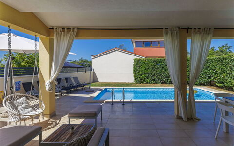 Matis: Meubles, Design Intérieur, Chaise, Sol, Table, Recours, Sol, Plafond, Pièce, Eco Hôtel