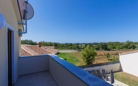 Matis: Meubles, Design Intérieur, Chaise, Sol, Table, Recours, Sol, Plafond, Pièce, Eco Hôtel