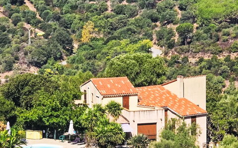 Villa Salario: Zone Résidentielle, Montagne, Colline, Maison, Domicile, Établissements Humains, Piscine, Biens, Station De Montagne, Chaîne De Montagnes