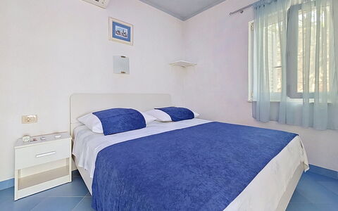 Marina Sevid 106: Sol, Sol, Design Intérieur, Chambre, Lit, Meubles, Appartement, Plafond, Pièce, Literie
