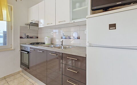 Marina Sevid 106: Appareil De Cuisine, Cuisine, Comptoir, Principaux Appliance, Cabinetry, Sol, Bois, Meubles, Design Intérieur, Électroménager