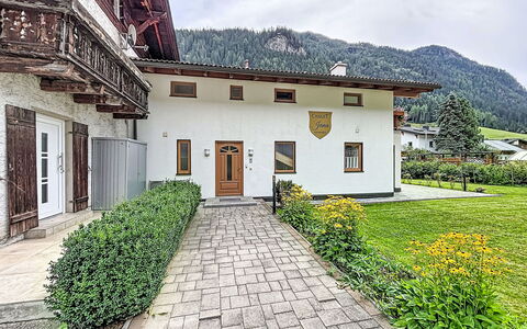 Chalet Jana: Piscine, Ferme, Biens, Villa, Recours, Hacienda, Eco Hôtel, Arrière-Cour