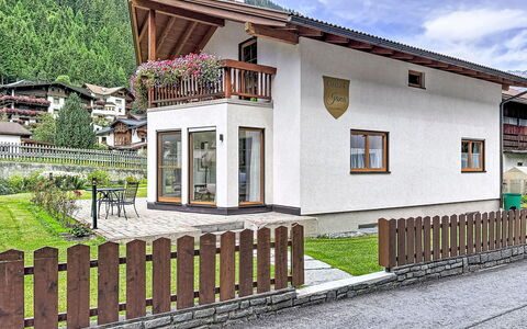 Chalet Jana: Piscine, Ferme, Biens, Villa, Recours, Hacienda, Eco Hôtel, Arrière-Cour