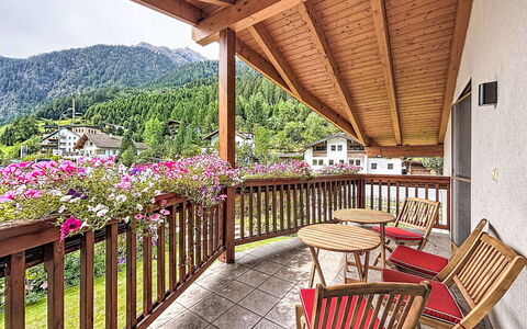Chalet Jana: Piscine, Ferme, Biens, Villa, Recours, Hacienda, Eco Hôtel, Arrière-Cour