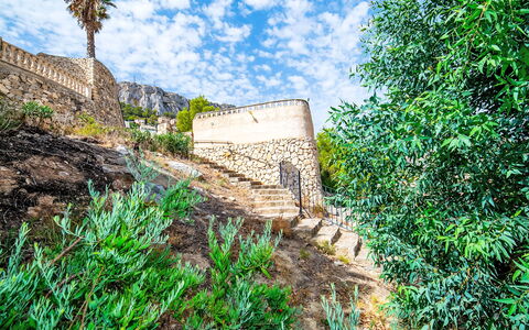 Dencis Villa: Piscine, Ferme, Biens, Villa, Recours, Hacienda, Eco Hôtel, Arrière-Cour