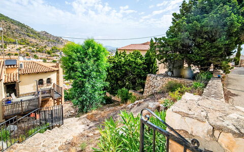 Dencis Villa: Piscine, Ferme, Biens, Villa, Recours, Hacienda, Eco Hôtel, Arrière-Cour