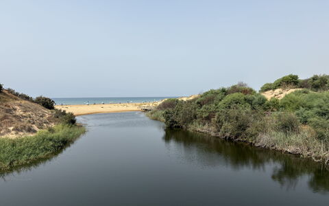 Villa Sandra: Ressources En Eau, L'Eau, Plan D'Eau, Environnement Naturel, Cours D'Eau, Banque, Voie Navigable, Canal, Côte