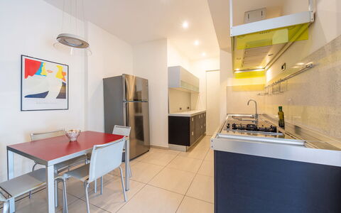 Lory House: Cuisine, Sol, Design Intérieur, Comptoir, Appareil De Cuisine, Principaux Appliance, Sol, Bois, Plafond, Meubles