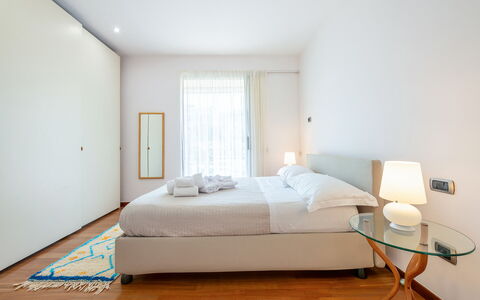 Lory House: Design Intérieur, Lit, Meubles, Sol, Chambre, Sol, Pièce, Literie, Drap De Lit, Plafond