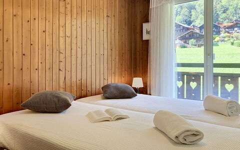 Grand-Pré B: Bois, Design Intérieur, Lit, Chambre, Meubles, Sol, Drap De Lit, Sol, Plafond, Literie