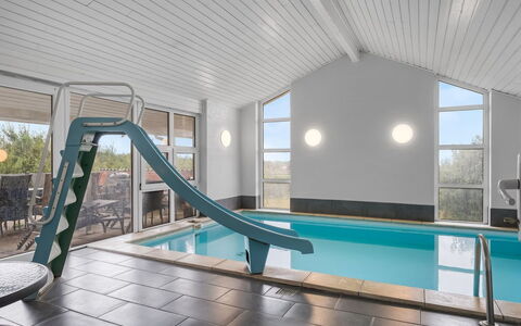 Nandolf - 200M to the Fjord: Sol, Sol, Piscine, Plafond, Recours, Conception, Hôtel, Tuile, Eco Hôtel, Centre De Loisirs