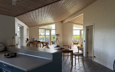 Heilo - from the Sea: Meubles, Design Intérieur, Sol, Bois, Plafond, Sol, Luminaire, Chaise, Éclairage, Table Cuisine Et Salle A Manger