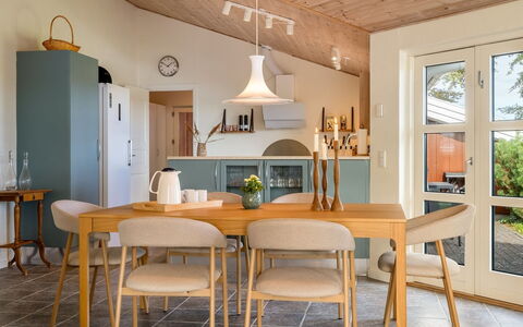 Heilo - from the Sea: Meubles, Design Intérieur, Salle À Manger, Sol, Chaise, Bois, Table Cuisine Et Salle A Manger, Table, Sol, Luminaire