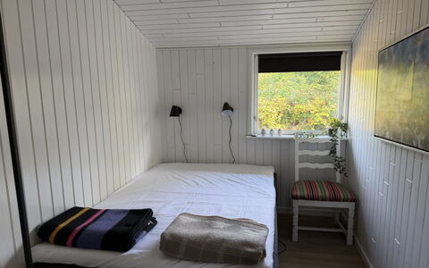 Grith - 740M to the Fjord: Bois, Sol, Sol, Design Intérieur, Meubles, Chambre, Pièce, Tache De Bois, Dur, Lit