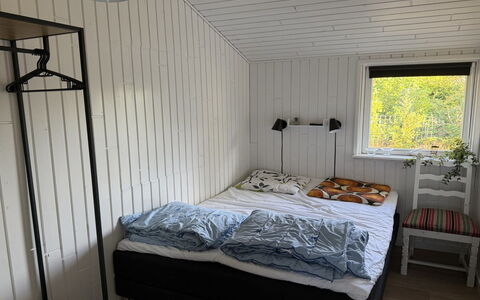Grith - 740M to the Fjord: Bois, Chambre, Sol, Sol, Design Intérieur, Drap De Lit, Literie, Lit, Meubles, Cadre De Lit