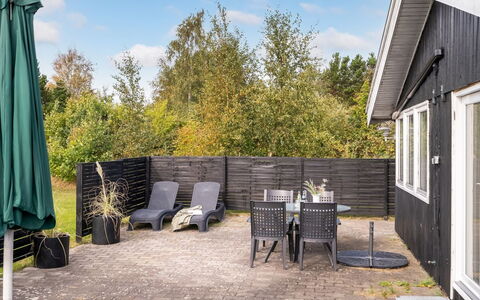 Grith - 740M to the Fjord: Bois, Domicile, Mobilier De Jardin, Siding, Porche, Chalet, Ombre, Arrière-Cour, Jardin, Cour
