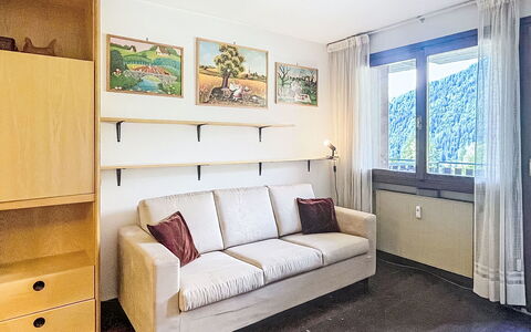 Nido del Brenta: Végétation, Arbuste, Printemps, Chalet, Jardin, Ombre, Arrière-Cour, Cour, Chaise