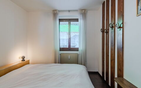 Nido del Brenta: Chambre, Lit, Mur, Bois, Design Intérieur, Literie, Sol, Sol, Drap De Lit, Plafond