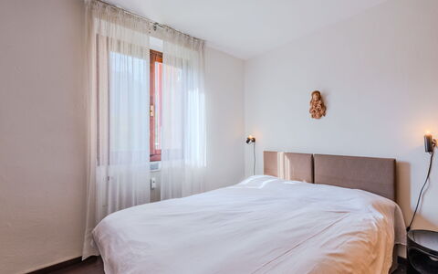 Nido del Brenta: Lit, Design Intérieur, Chambre, Meubles, Mur, Bois, Sol, Drap De Lit, Sol, Literie