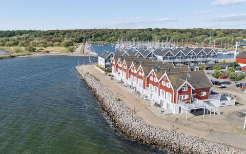 Loan - 10M to the Fjord: L'Eau, Voie Navigable, Canal, Bateau, Navire, Cotiers Et Relief Océaniques, Mer, Quai, Côte, Marina