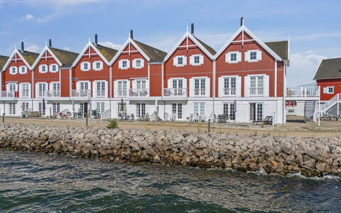 Loan - 10M to the Fjord: L'Eau, Voie Navigable, Canal, Bateau, Navire, Cotiers Et Relief Océaniques, Mer, Quai, Côte, Marina