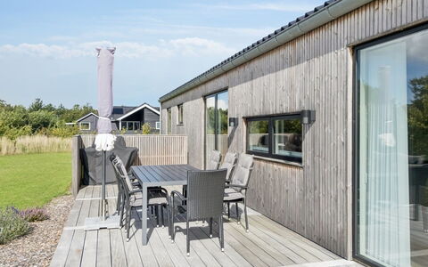 Ragmar - 525M from the Sea: Sol, Plafond, Piscine, Recours, Conception, Chaise, Daylighting, Hôtel, Villa, Appartement Penthouse