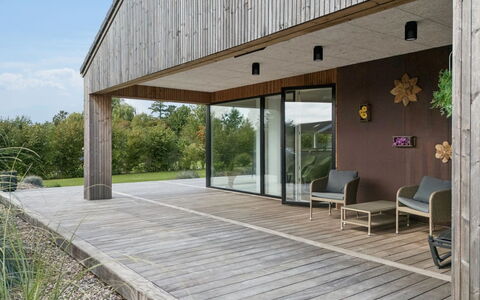 Ragmar - 525M from the Sea: Sol, Plafond, Piscine, Recours, Conception, Chaise, Daylighting, Hôtel, Villa, Appartement Penthouse