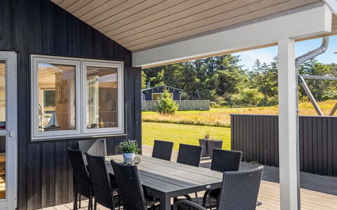 Fokke - 900M from the Sea: Domicile, Toit, Maison, Porte, Chalet, Ombre, Jardin, Couverture De Sol, Porche, Cour