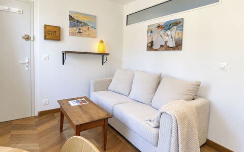 Le Petit Trouville: Toit, Maison, Zone Résidentielle, Domicile, Biens, Chalet, Conception