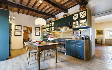 Villa Bellaria, Private Pool, Bolgheri: Meubles, Design Intérieur, Cuisine, Sol, Chaise, Comptoir, Cabinetry, Table, Bois, Sol