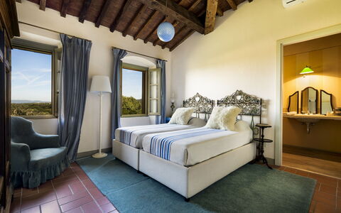 Villa Bellaria, Private Pool, Bolgheri: Mur, Meubles, Domicile, Design Intérieur, Pièce, Chambre, Lit, Linge, Recours, Cadre De Lit