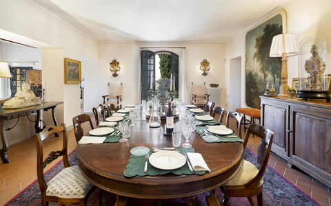 Villa Bellaria, Private Pool, Bolgheri: Meubles, Design Intérieur, Chaise, Table, Salle À Manger, Bois, Table Cuisine Et Salle A Manger, Sol, Pièce, Éclairage