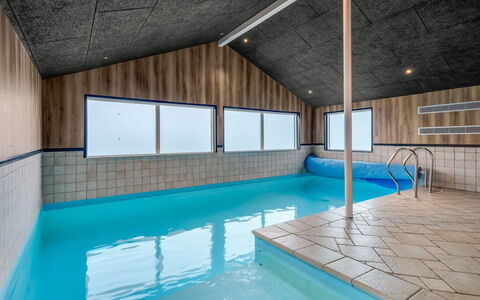 Nahuel - 300M to the Fjord: Plafond, Bois, Sol, Design Intérieur, Sol, Éclairage, Piscine, Luminaire, Recours, Dur